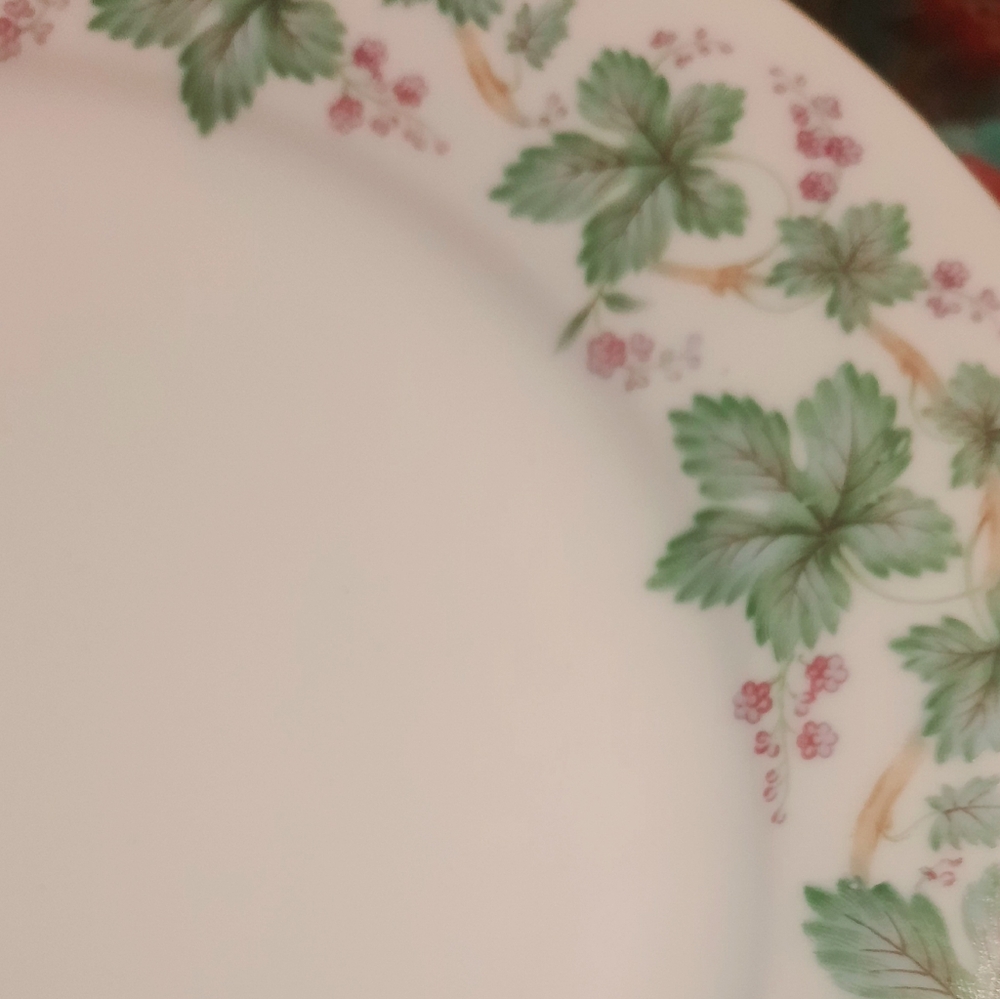 Noritake Dinner set of 4 plates - Picture 3 of 3